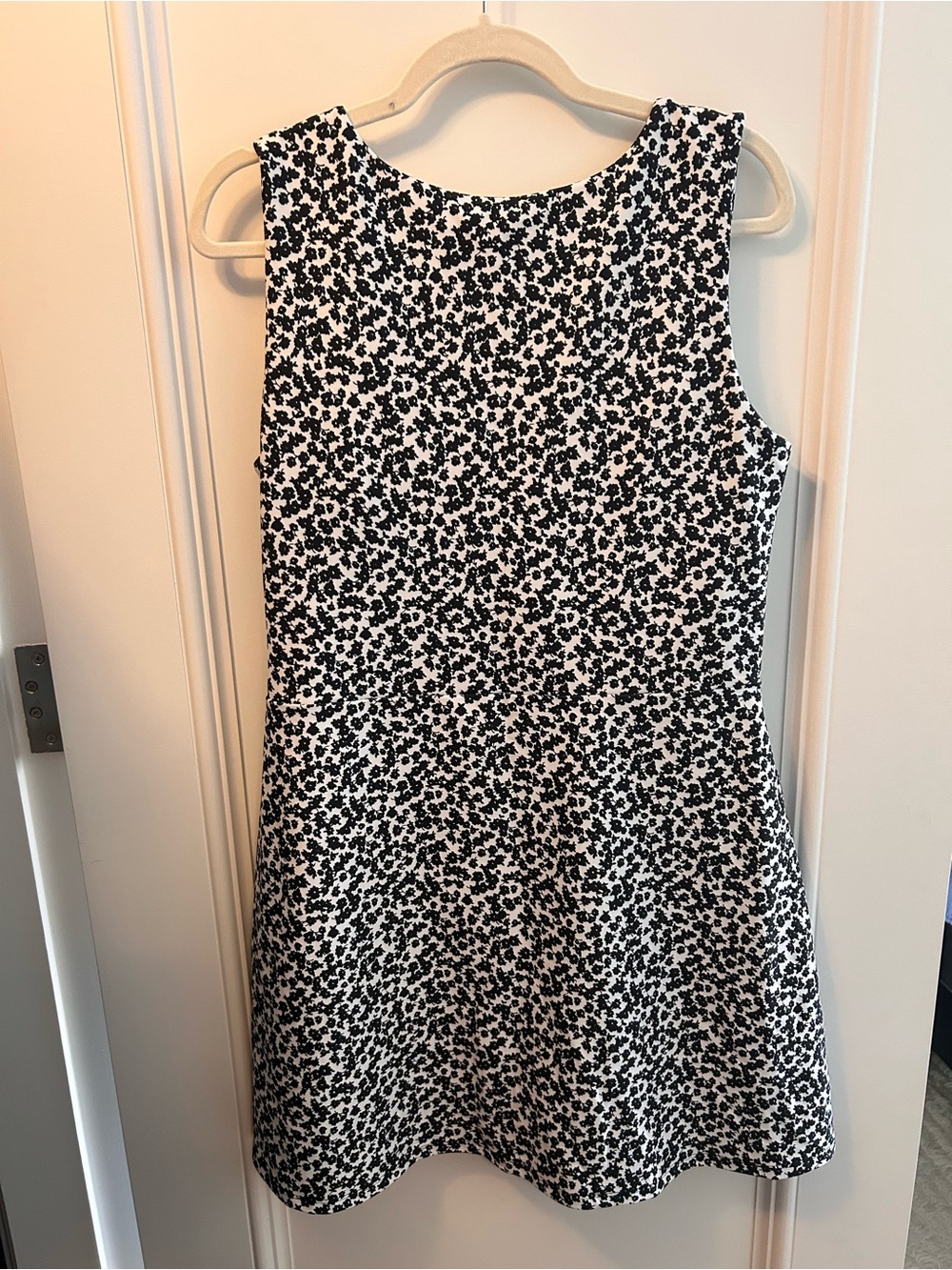 Black & White Floral Exercise Dress (Abercrombie & Fitch)